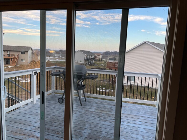 Building Photo - 1000 Chestnut St