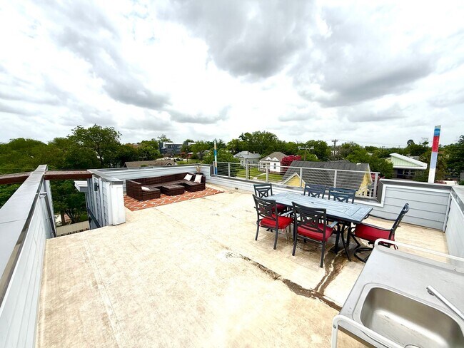 Building Photo - AVAILABLE NOW! Jaw Dropping 3 Story 3 Bedr...