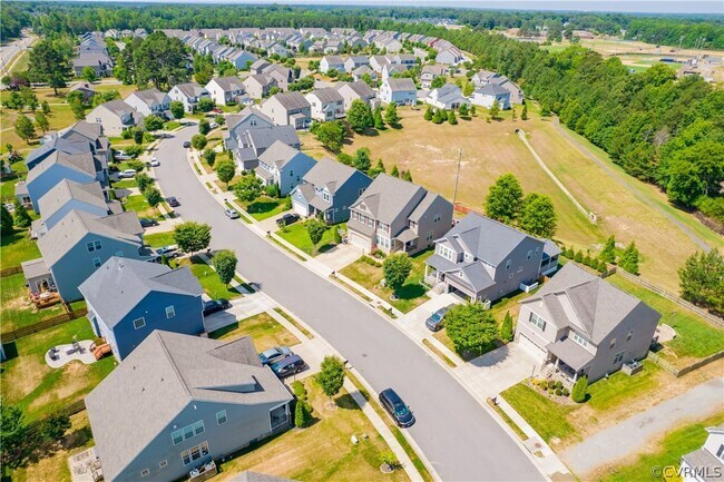 Building Photo - 9535 Thornecrest Dr