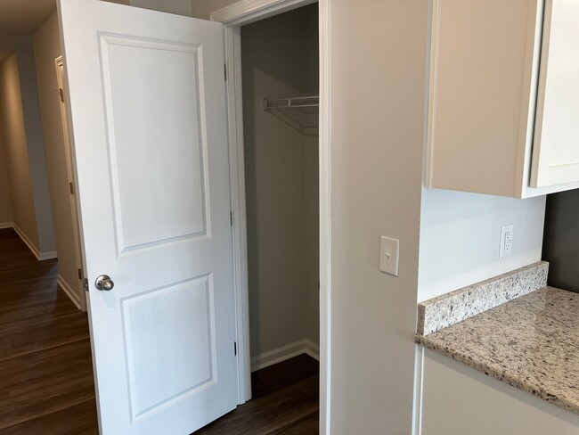 Building Photo - 3 Bedroom 2 Bathroom House- Groves at Sout...