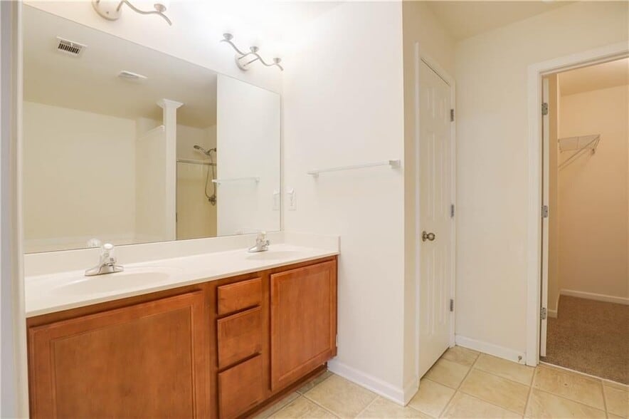 Building Photo - 354 Beynon Terrace