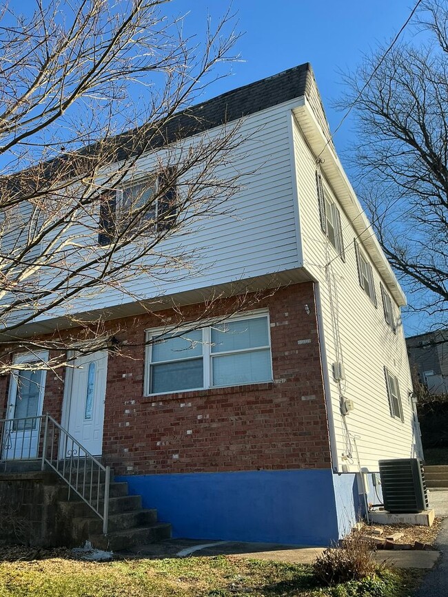 Building Photo - 604 Erford Rd