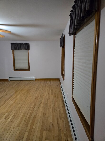 Building Photo - 2 Curt Rd