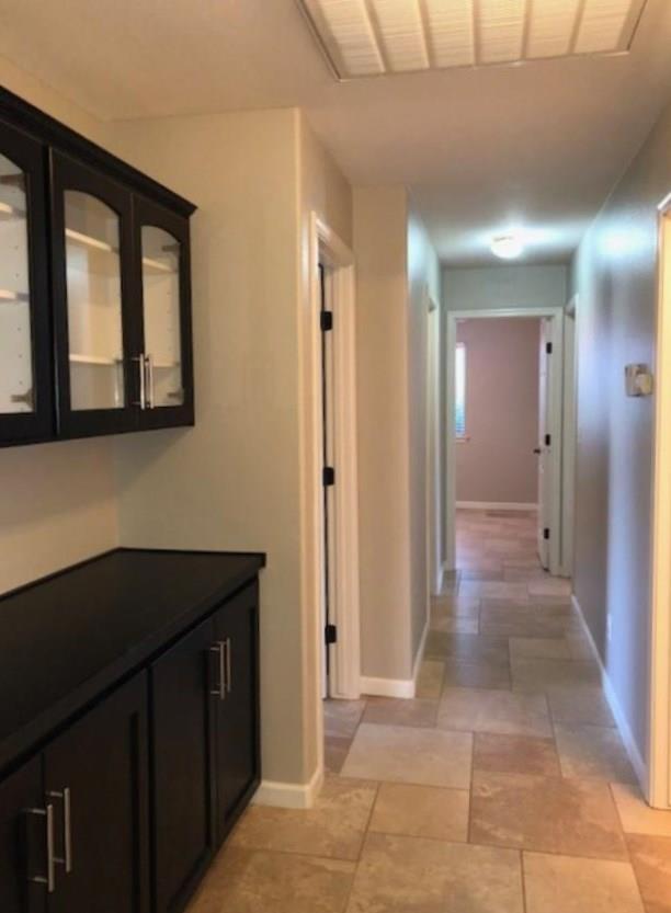 Building Photo - 524 W Russell Ave