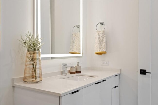 Building Photo - 788 West Marietta St NW