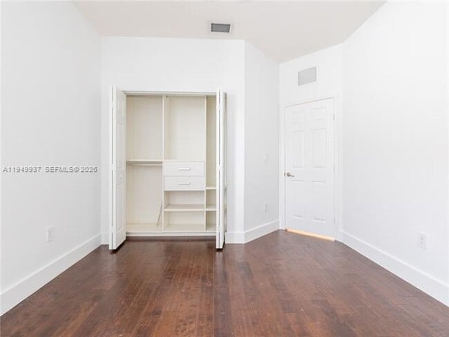 Building Photo - 7010 NW 106th Ave