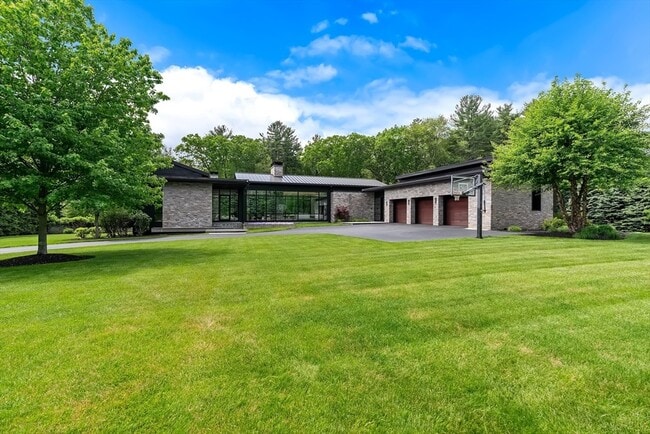 Building Photo - 63 Sylvan Ln