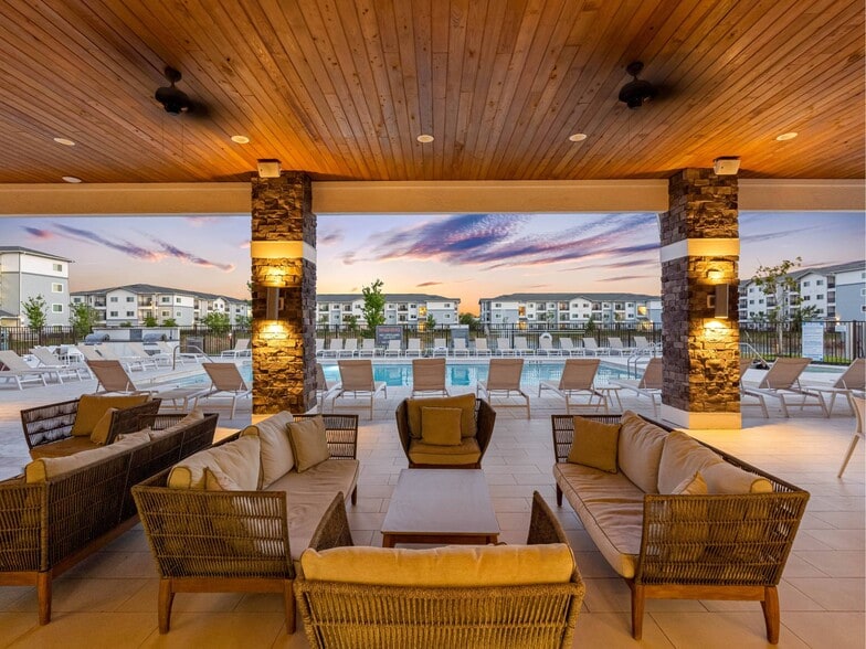 Building Photo - V2 Apartments