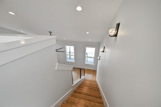 Building Photo - 1207 32nd St