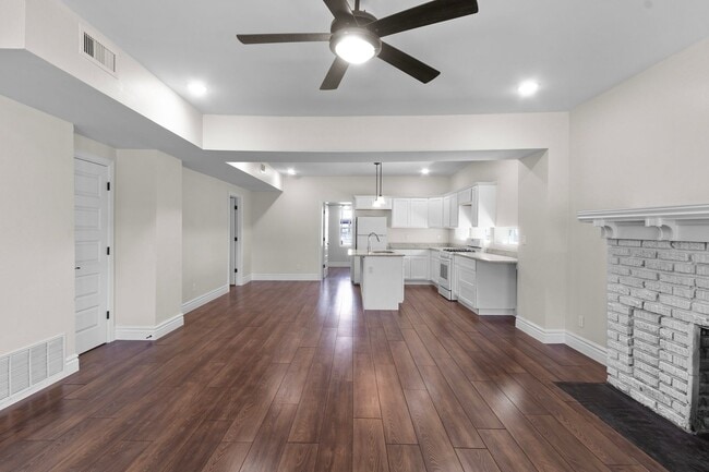Building Photo - Yandell Unit 1