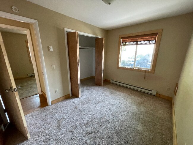 Building Photo - 103 Onarga Ave