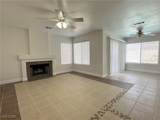 Building Photo - 7604 Cruz B