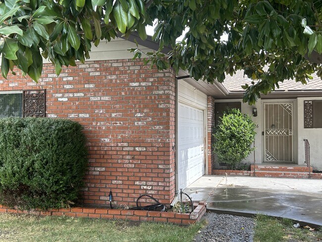 Building Photo - 1726 Idylwood Ct