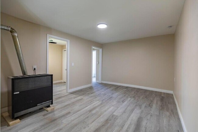 Building Photo - 2604 Schrage Ave