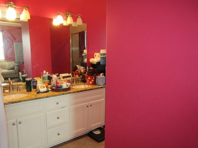 Building Photo - 308 Glenridge Dr