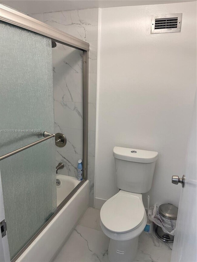 Building Photo - 3725 S Ocean Dr