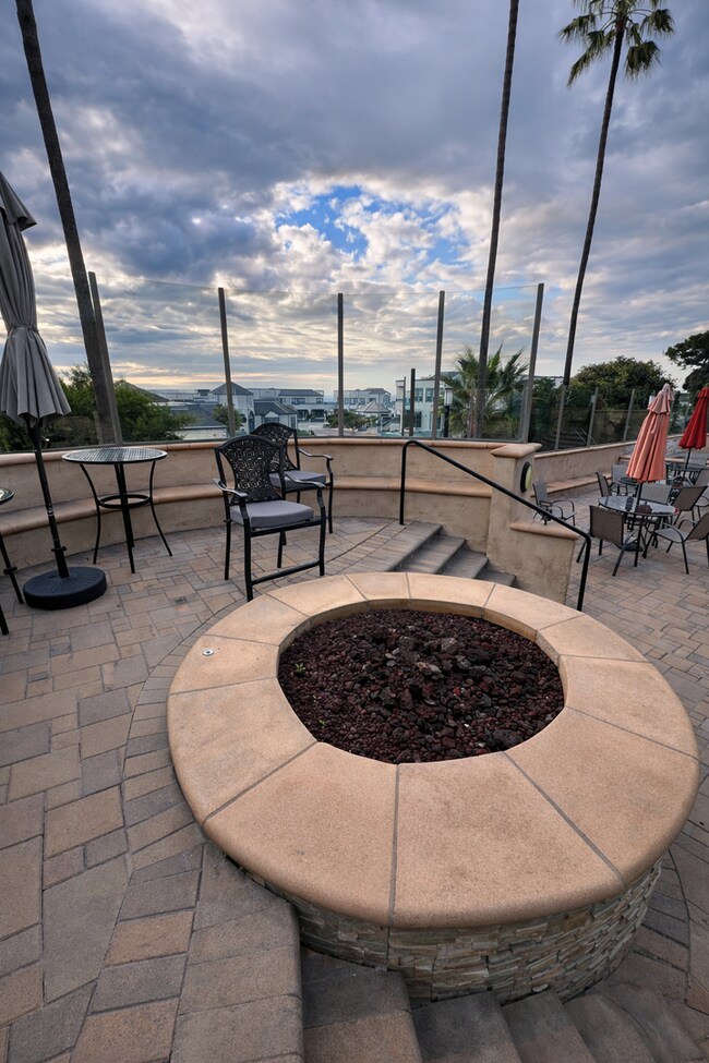 Building Photo - Top-Floor Oceanview Studio with Private Balcony - Redondo Beach Pier in Your Backyard