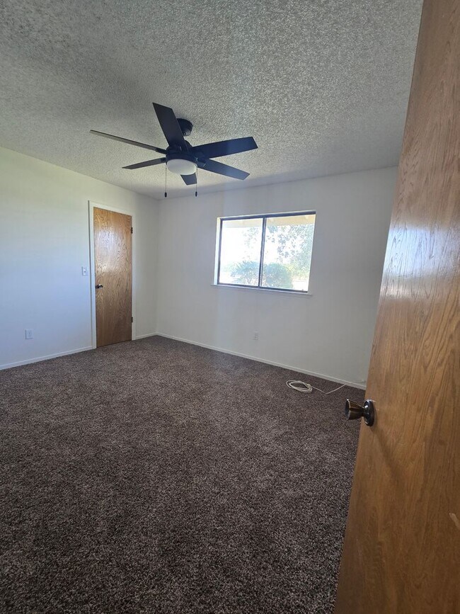 Building Photo - 3 BR 2 BA country home available now