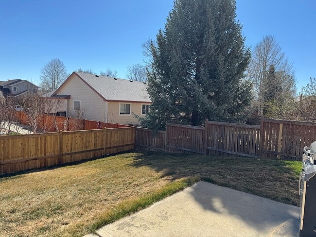 Building Photo - Great Tri-level home in West Loveland