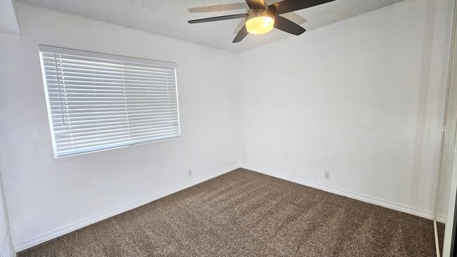 Building Photo - 1139 W Badillo St