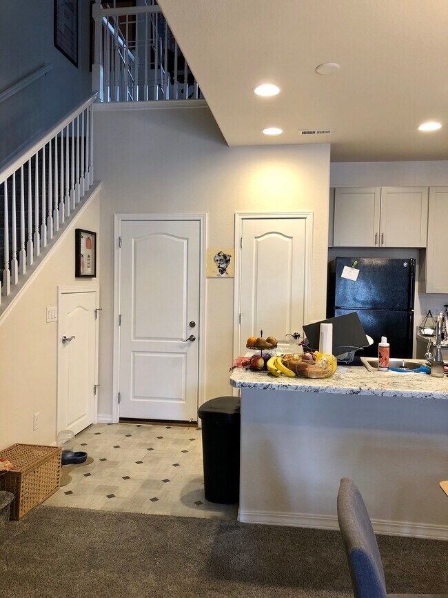 Kitchen - 1173 Solitaire St