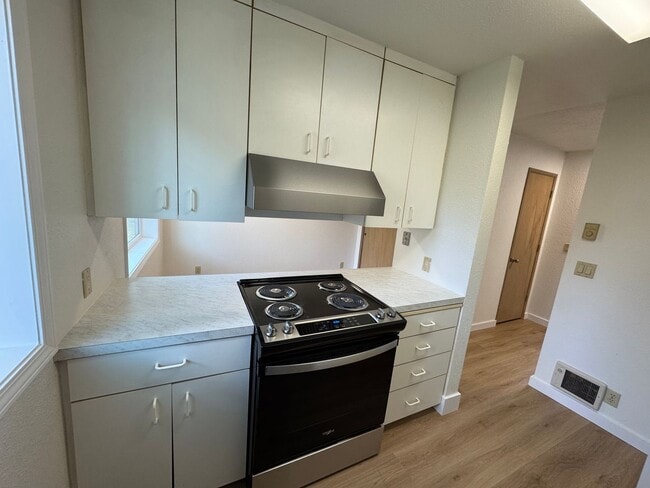 Building Photo - 1041/A/