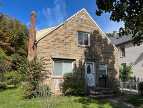 Building Photo - 195 Valley St