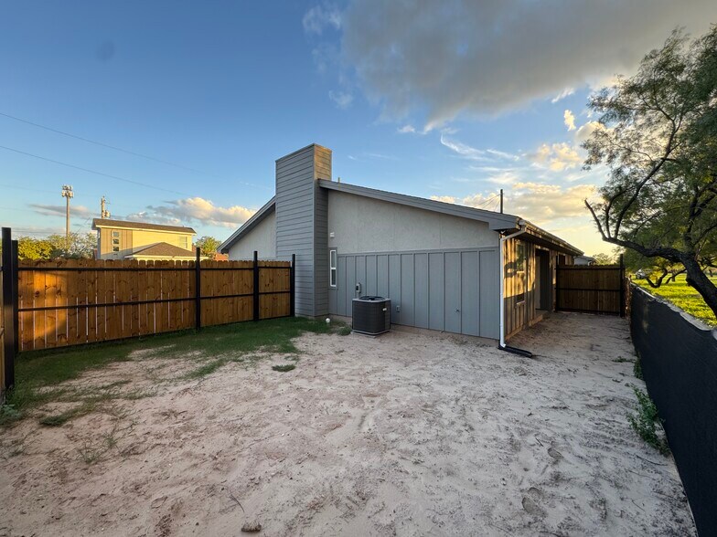 Building Photo - 97 N County Rd 253