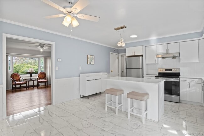 Building Photo - 11 Glenwood Rd