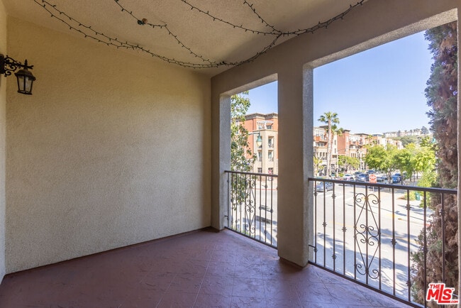 Building Photo - 12975 Agustin Pl
