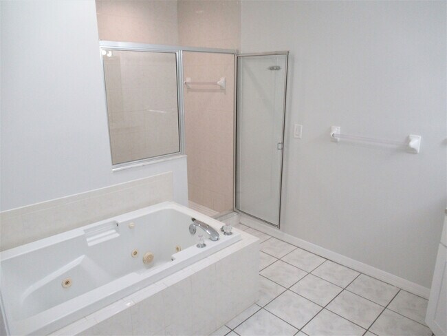 Building Photo - TIERRA VERDE - Updated Unfurn. Annual - 3 ...