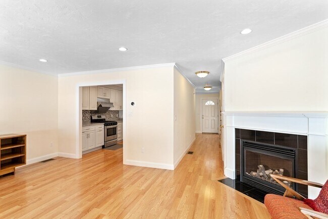 Building Photo - 89 Ossipee Rd