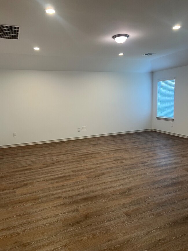 Building Photo - 14416 Gravity Falls Ln