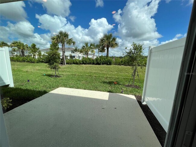 Building Photo - 8500 Lunar Skye St
