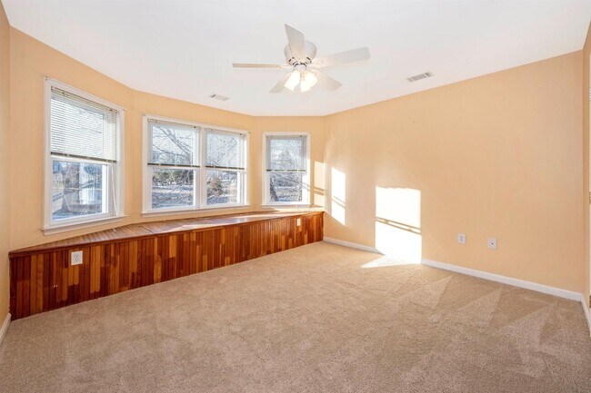 Building Photo - WELLER ESTATES