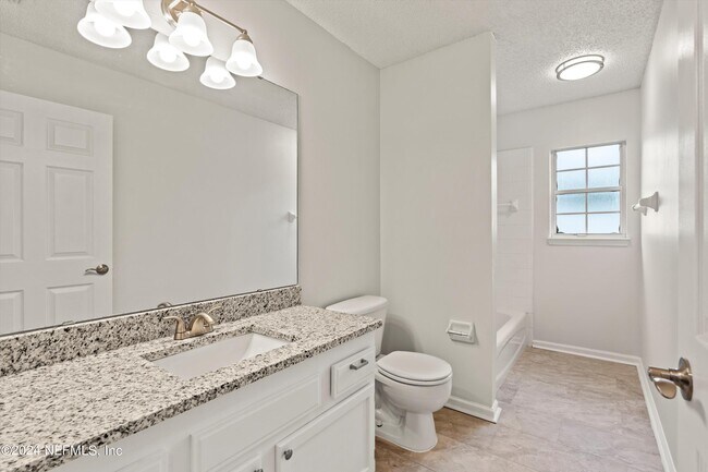 Building Photo - 12756 Bentwater Dr