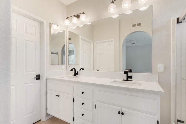 Building Photo - 6283 Citracado Cir