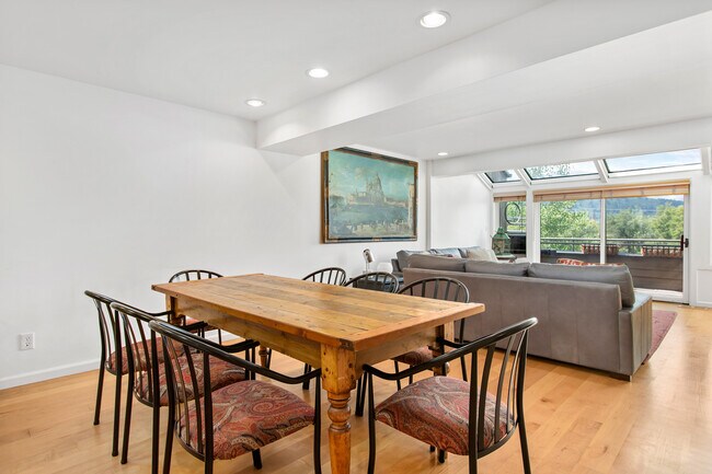 Building Photo - 100 N 8th St