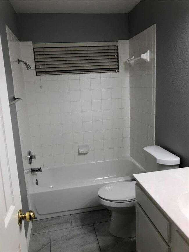 Building Photo - 2508 Jesse Owens Dr