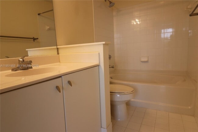 Building Photo - 6020 W Sample Rd