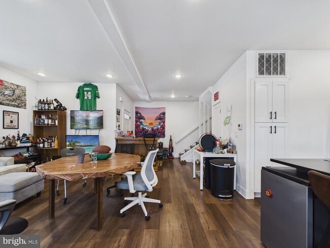 Building Photo - 256 N 32nd St