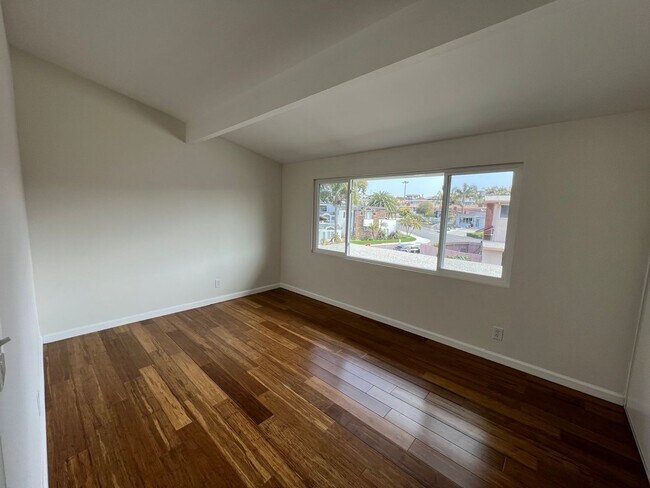 Building Photo - SHORECREST4112-4116