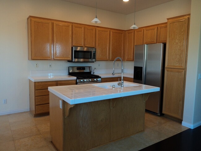 Building Photo - Elegant Scripps Ranch Home with 2 Car Garage!