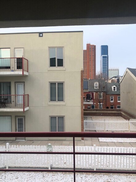 Building Photo - 2 E Wheeling St