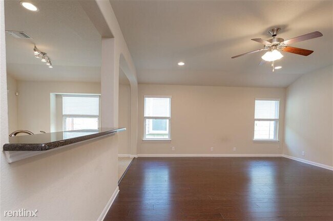 Building Photo - 11604 Yeadon Way