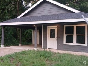 Building Photo - 212 Waurika