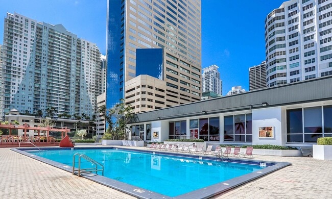 Building Photo - 999 Brickell Bay Dr