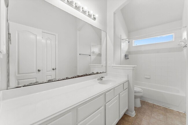 Building Photo - 29902 Legends Ridge Dr
