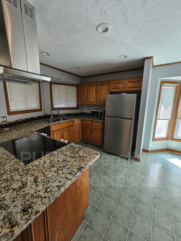 Building Photo - 12321 Wirt St