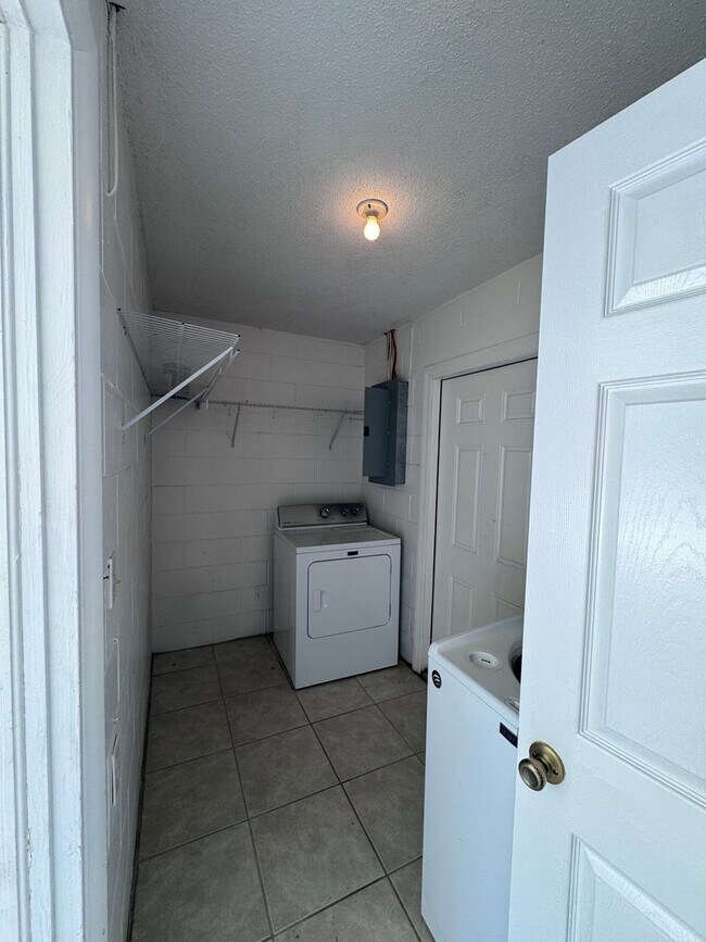 Building Photo - Charming 2BR/1BA Home in Casselberry